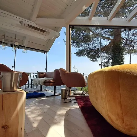 Piccolo Paradiso - Adults Only *